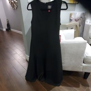 Vince Camuto Black dress with a synmetrica…